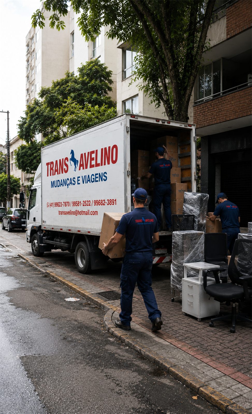 Caminhão da TransAvelino chegando em São Paulo após percurso interestadual
